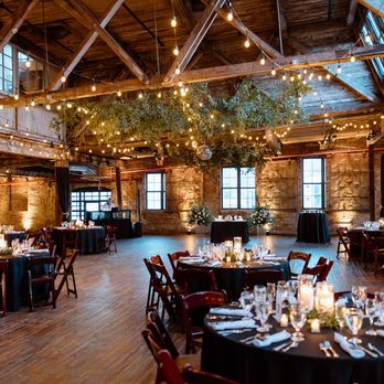 The UnRuffled Bride - Greenpoint Loft
Stephanie & Daniel
Photos by Adelaide Chantilly Photography - Wedding Planning Near Me The UnRuffled Bride - Greenpoint Loft
Stephanie & Daniel
Photos by Adelaide Chantilly Photography - Wedding Planning Near Me