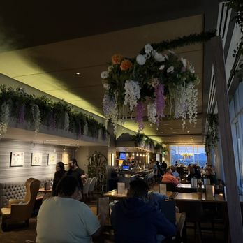 Peaks Lounge - Lounges Near Me - Denver, Colorado