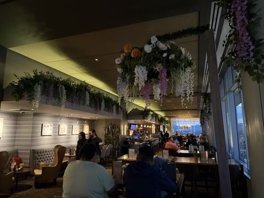 Peaks Lounge by null