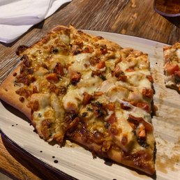 Chicken Margarita flatbread. Yummy! Chicken Margarita flatbread. Yummy!
