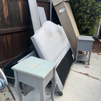 Small Time Hauling Co - Bulky items in yard - Junk Removal & Hauling Near Me - Reseda, California Small Time Hauling Co - Bulky items in yard - Junk Removal & Hauling Near Me - Reseda, California