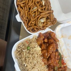 Mmm mmm mmm I loved it! Lo mein followed up with spicy chicken and fried rice. I ate til I was stuffed and have so much left over