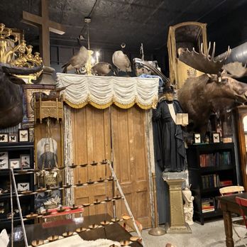 Twelve Vultures - Antiques Near Me - Minneapolis, Minnesota Twelve Vultures - Antiques Near Me - Minneapolis, Minnesota