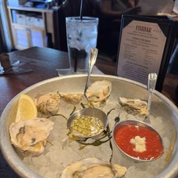 Raw oysters Raw oysters