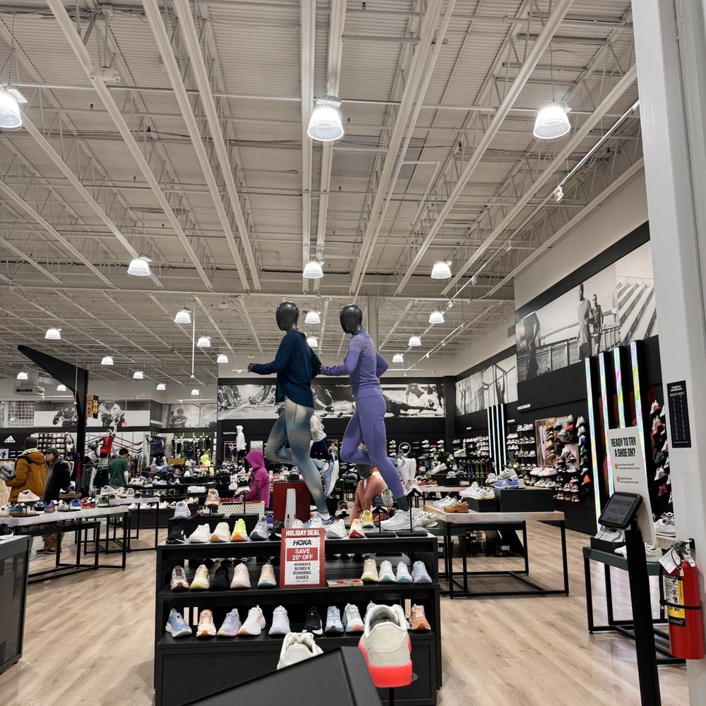 DICK'S Sporting Goods - Sports Wear Near Me - Mishawaka, Indiana DICK'S Sporting Goods - Sports Wear Near Me - Mishawaka, Indiana