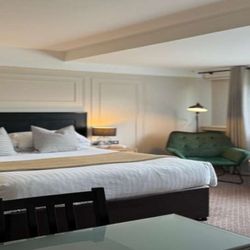 Forest Hills Hotel - Standard Double Room