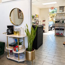 Sari's Beauty Supply & Salons