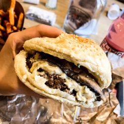 Big Fernand - August 2019 - DIY - beef + blue cheese + mushroom + house sauce