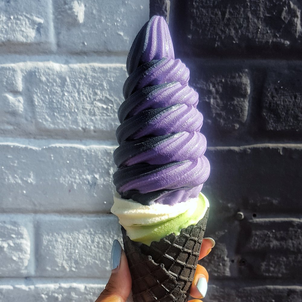 iHalo Krunch - All four flavours in one cone - Ice Cream & Frozen Yogurt Near Me - Toronto, Ontario iHalo Krunch - All four flavours in one cone - Ice Cream & Frozen Yogurt Near Me - Toronto, Ontario