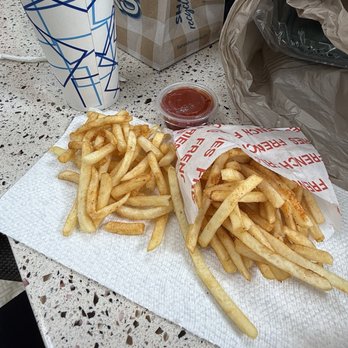 Incredible burger - Seasoned fries - Burgers Near Me - Fort Worth, Texas Incredible burger - Seasoned fries - Burgers Near Me - Fort Worth, Texas