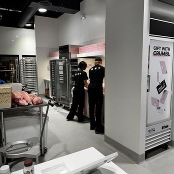Crumbl - Issaquah - Bakeries Near Me - Issaquah, Washington