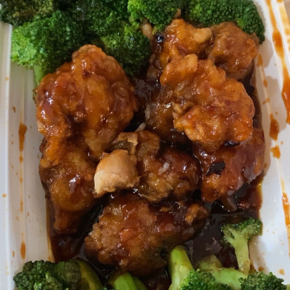 Chinatown Kitchen - S6. General Tso's Chicken they say it comes with only 8 pieces of broccoli not the least bit spicy - Chinese Near Me - Gettysburg, Pennsylvania Chinatown Kitchen - S6. General Tso's Chicken they say it comes with only 8 pieces of broccoli not the least bit spicy - Chinese Near Me - Gettysburg, Pennsylvania