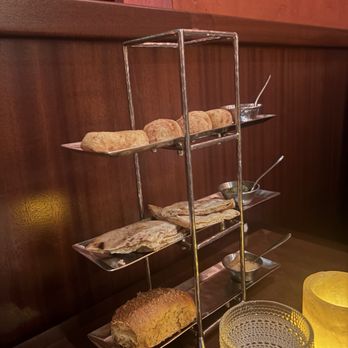 Tiffins Restaurant - Bread service - New American Near Me - Lake Buena Vista, Florida Tiffins Restaurant - Bread service - New American Near Me - Lake Buena Vista, Florida