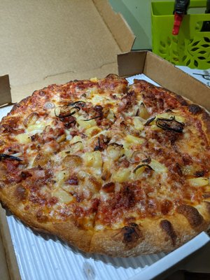 Saucy’s Pizza by null