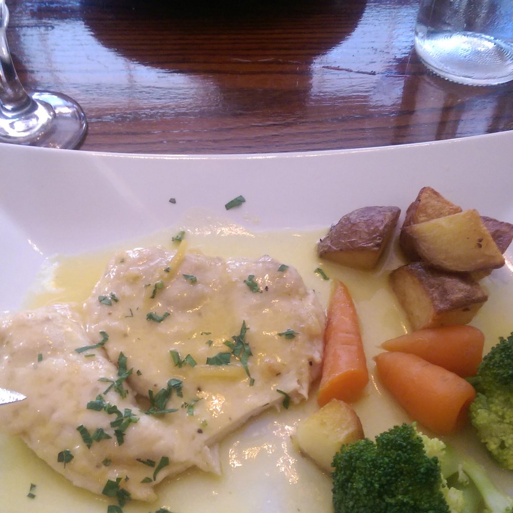 Tarantino - My pollo limone with a linguine con cozze (muscles) in the background. Noms! - Italian Near Me - Glasgow, GLG