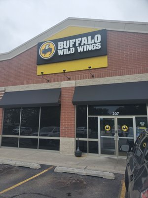 Buffalo Wild Wings by null