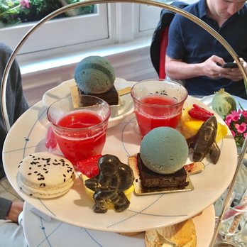 The Ampersand Hotel - Cake Cake Cake - Hotels Near Me - London, XGL