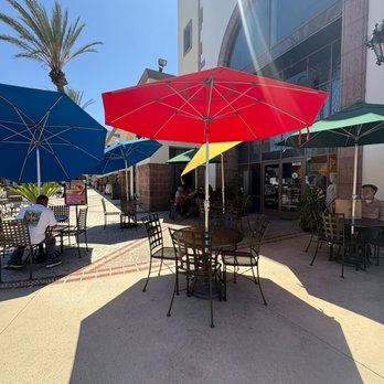 Cafe Canela - Outside seating area - Mexican Near Me - Lynwood, California