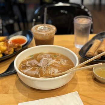 Viet Kitchen - Great food and great service. Very nice I would be back. - Vietnamese Near Me - Panorama City, California Viet Kitchen - Great food and great service. Very nice I would be back. - Vietnamese Near Me - Panorama City, California