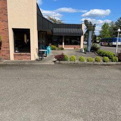 Annastasia Salon - Salon has parking on the side.