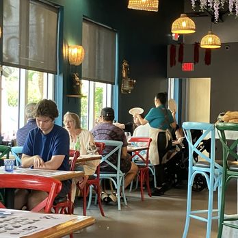 O Munaciello - More people... every table but two taken - Pizza Near Me - West Palm Beach, Florida
