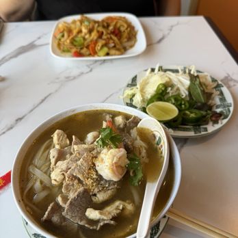 Nisha Thai Kitchen - Pho and Thai chicken salad - Thai Near Me - Billings, Montana