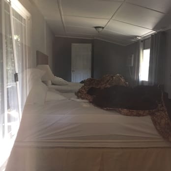 Mountain Trail Lodge - Beds upon arrival. - Vacation Rentals Near Me - Oakhurst, California Mountain Trail Lodge - Beds upon arrival. - Vacation Rentals Near Me - Oakhurst, California