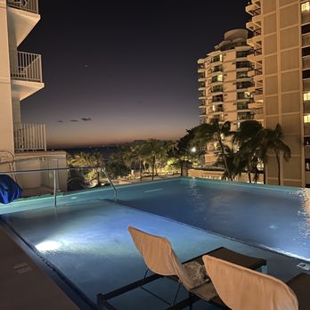 Swell Restaurant and Pool Bar - Bars Near Me - Honolulu, Hawaii Swell Restaurant and Pool Bar - Bars Near Me - Honolulu, Hawaii