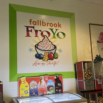 Fallbrook Froyo - Inside - Ice Cream & Frozen Yogurt Near Me - Fallbrook, California