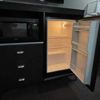 Quality Inn - Microwave and mini fridge - Hotels Near Me - Kettleman City, California Quality Inn - Microwave and mini fridge - Hotels Near Me - Kettleman City, California
