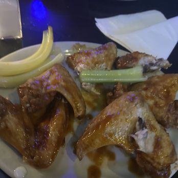 Danny's Bar & Grill - Chicken wings - American Near Me - Kansas City, Kansas