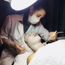 Adina Mota SkinCare - Hydrolifting Facial