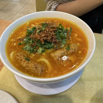 Hoa Binh Restaurant - Banh canh - Vietnamese Near Me - Garden Grove, California
