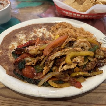 Enrique's Mexican Restaurant - Shrimp & Chicken Fajitas - Mexican Near Me - Long Beach, California Enrique's Mexican Restaurant - Shrimp & Chicken Fajitas - Mexican Near Me - Long Beach, California