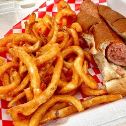 Harbourside - Nice thick hot dog with good portion of curly fries. This is a kids meal.