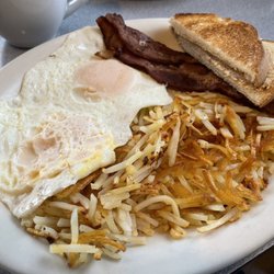 L & R Cafe - Bacon and eggs