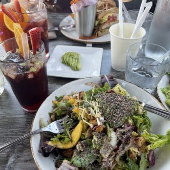 Cafe Vida - Chicken Mango Salad Sangria Jalapeno Turkey Burger - Breakfast & Brunch Near Me - Culver City, California Cafe Vida - Chicken Mango Salad Sangria Jalapeno Turkey Burger - Breakfast & Brunch Near Me - Culver City, California