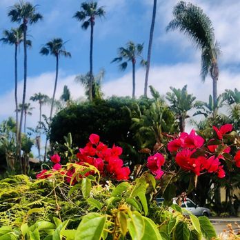 Humphreys Half Moon Inn - Front parking lot - San Diego, CA