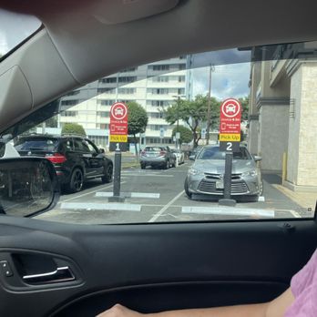 Safeway - 2 of 8 open Online parking that the Safeway security was yelling at us about! - Grocery Near Me - Honolulu, Hawaii Safeway - 2 of 8 open Online parking that the Safeway security was yelling at us about! - Grocery Near Me - Honolulu, Hawaii