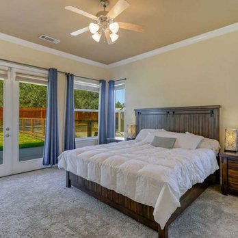 Flooring America - master bedroom with sliding glass doors - Flooring Near Me - Redding, California Flooring America - master bedroom with sliding glass doors - Flooring Near Me - Redding, California