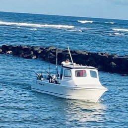 Kapaa beach boat