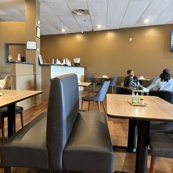 Gyro & Spice - Dining area - Mediterranean Near Me - Cordova, Tennessee Gyro & Spice - Dining area - Mediterranean Near Me - Cordova, Tennessee