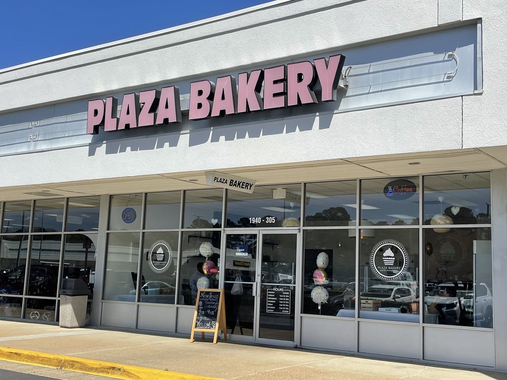 PLAZA BAKERY 28 Photos & 39 Reviews Bakeries 1940 Laskin Rd