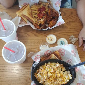 Slim Chickens - Wings and Mac bowl - Chicken Wings Near Me - Warr Acres, Oklahoma