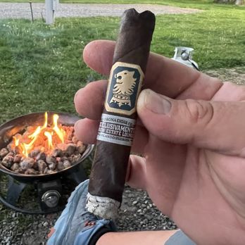 Corona Cigar Company & Drew Estate Lounge - Undercrown Maduro "Corona Cigar Co Exclusive". Tasty dark chocolate notes with espresso beans. - Cigar Bars Near Me - Orlando, Florida Corona Cigar Company & Drew Estate Lounge - Undercrown Maduro "Corona Cigar Co Exclusive". Tasty dark chocolate notes with espresso beans. - Cigar Bars Near Me - Orlando, Florida