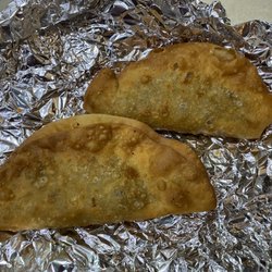 El Secreto del Sabor - Pastelillos or empanadas stuffed with ground beef. Thin and dry, not as fresh as before.