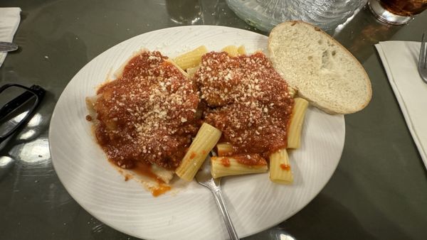 Minard's Spaghetti Inn by null