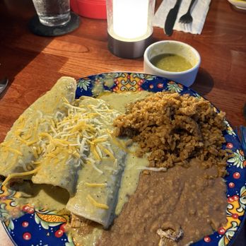 Luna's Tex Mex Cantina - chicken enchiladas with green sauce - Mexican Near Me - Honolulu, Hawaii Luna's Tex Mex Cantina - chicken enchiladas with green sauce - Mexican Near Me - Honolulu, Hawaii