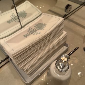 Summer House Santa Monica - bathroom - American Near Me - Chicago, Illinois