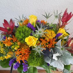 Laurel Street Flowers